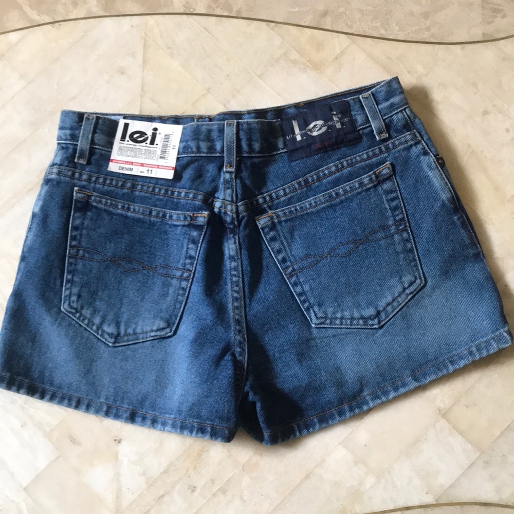 L.e.i LIFE ENERGY INTELLIGENCE AUTHENTIC WEAR COLLECTION DENIM SIZE 11 NWT SHORT